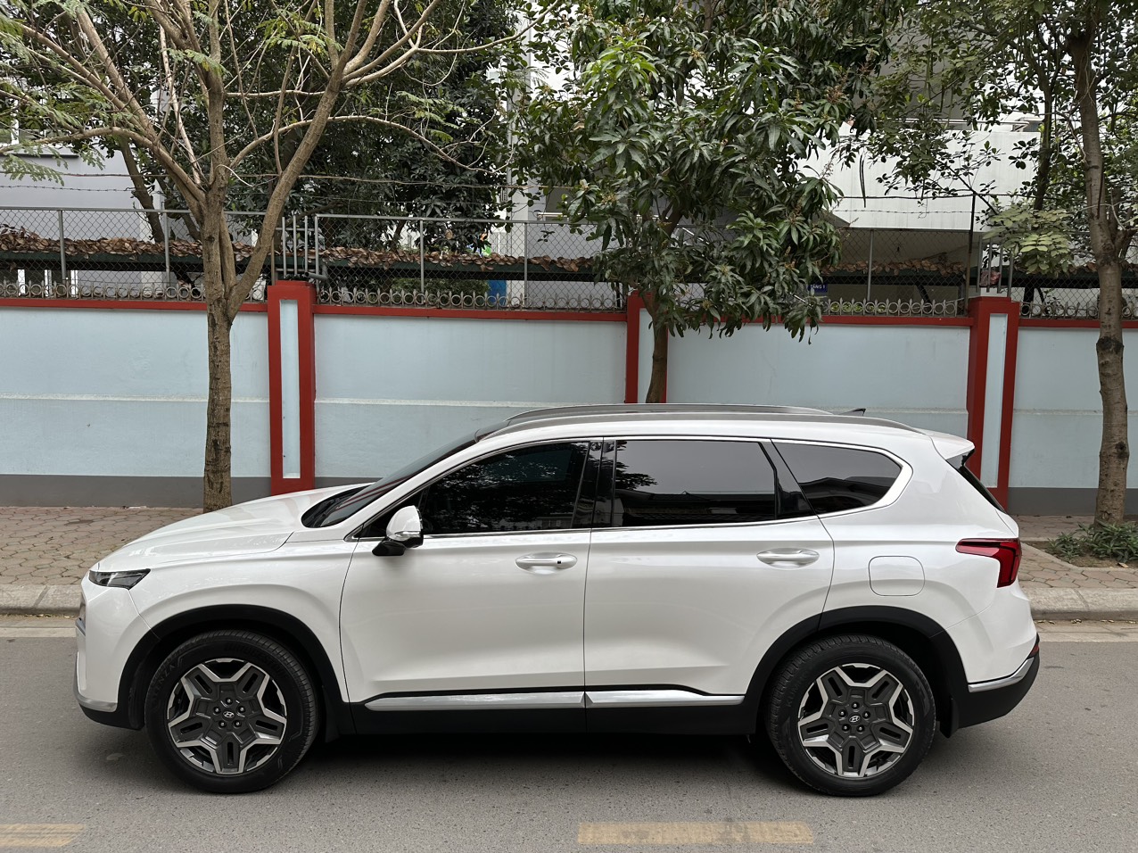 Hyundai Santafe 2.2D Premium màu trắng 2021 (đã bán)