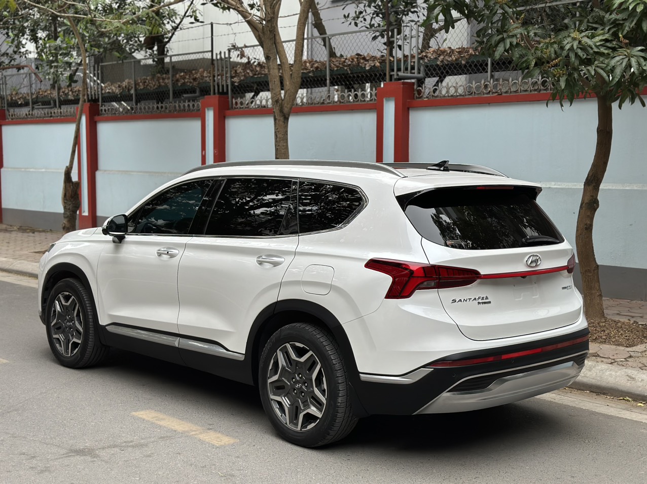 Hyundai Santafe 2.2D Premium màu trắng 2021 (đã bán)