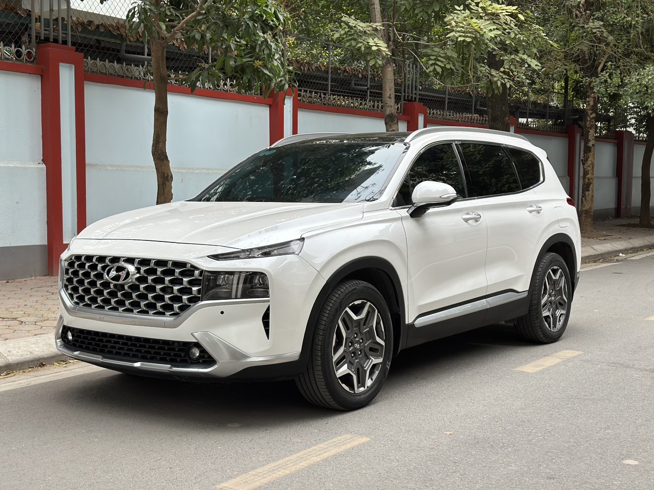 Hyundai Santafe 2.2D Premium màu trắng 2021 (đã bán)