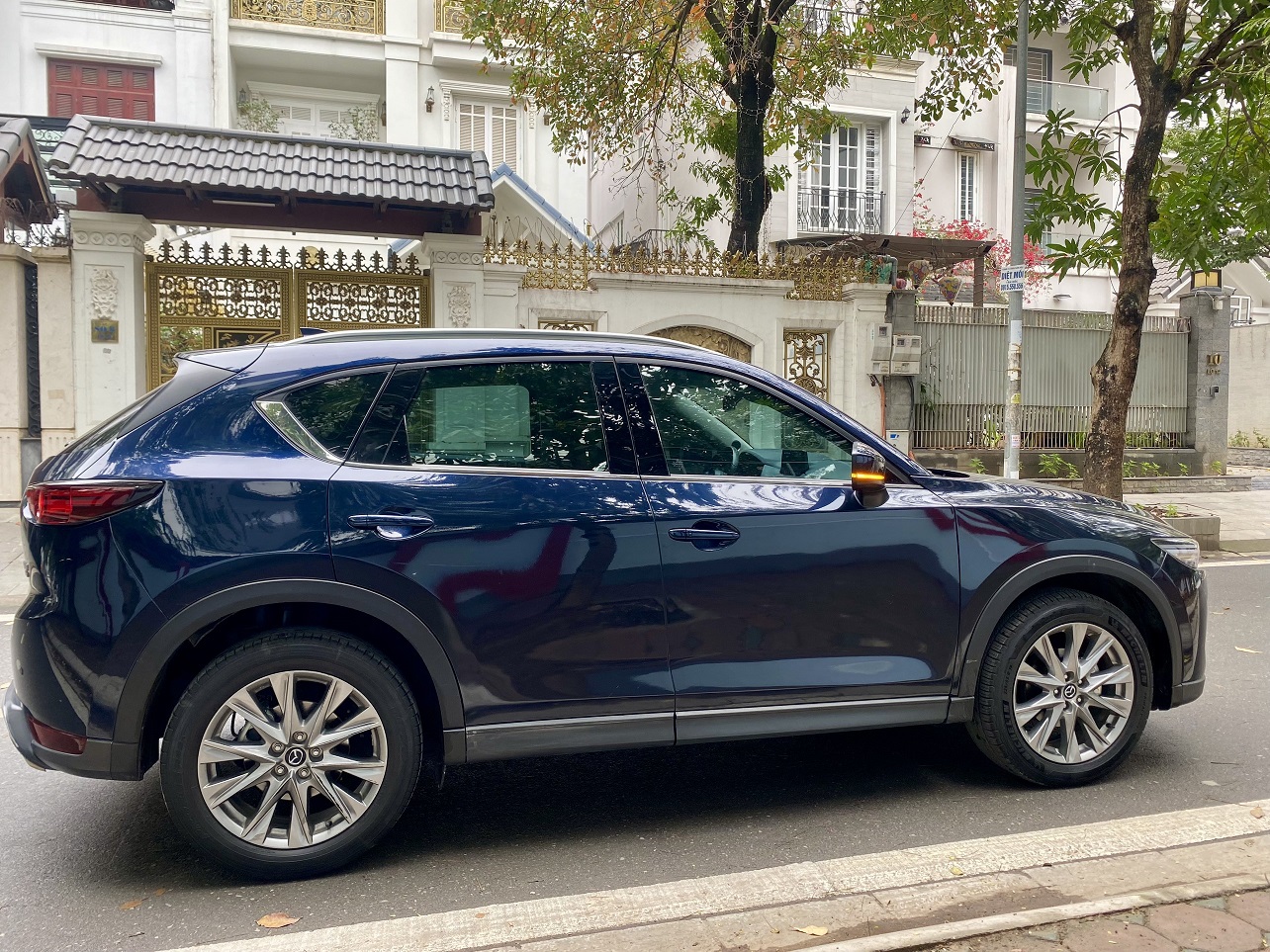 Mazda CX-5 2.0 Premium 2022 màu xanh (đã bán)