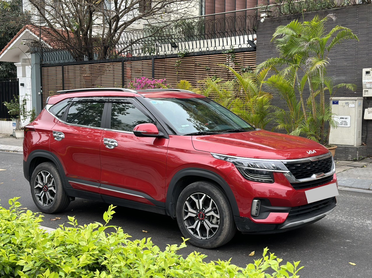 Kia Seltos 1.4 turbo Premium 2022 màu đỏ (đã bán)
