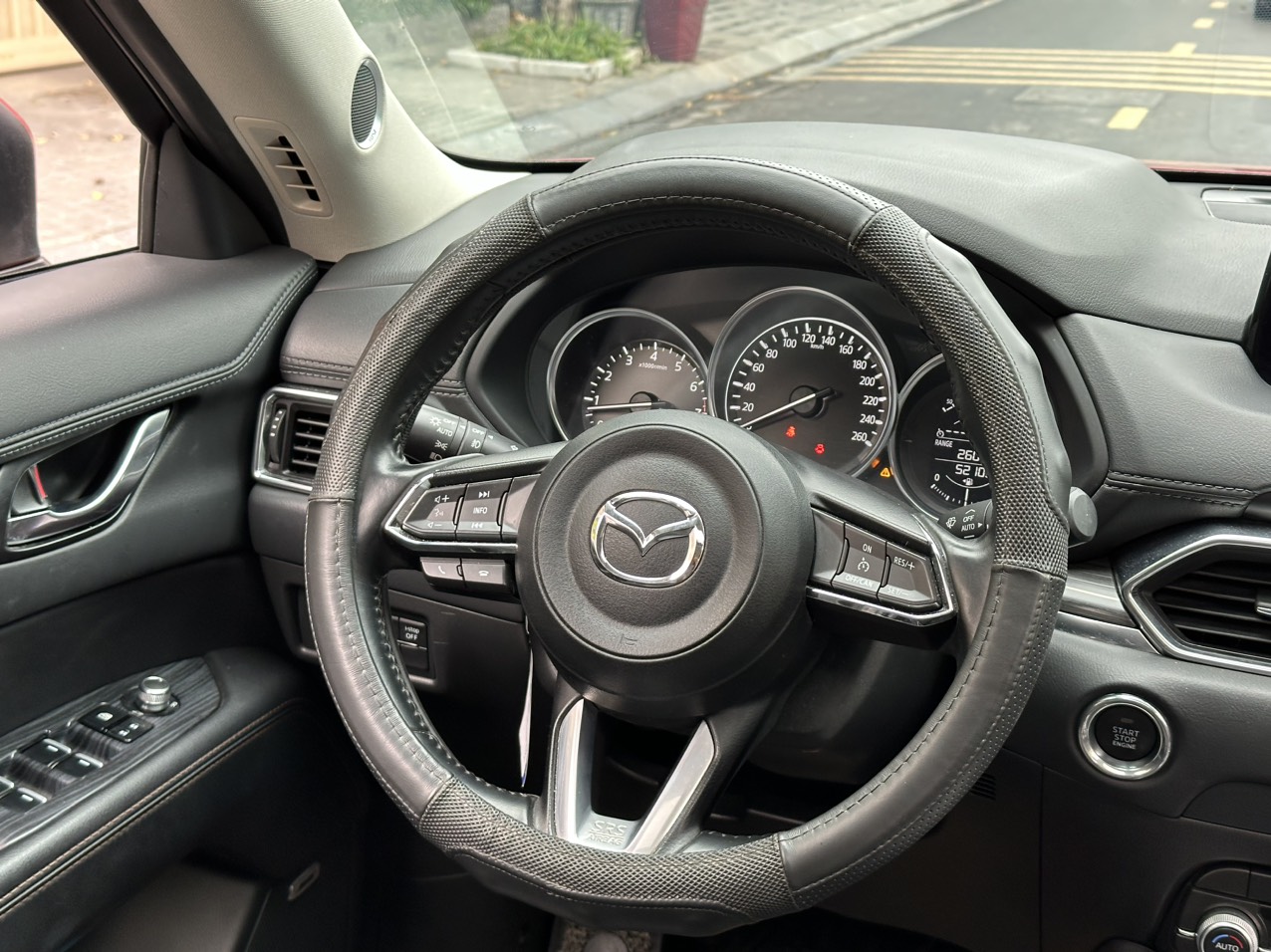 Mazda CX5 2.0 AT Luxury 2020 màu đỏ pha lê (đã bán)