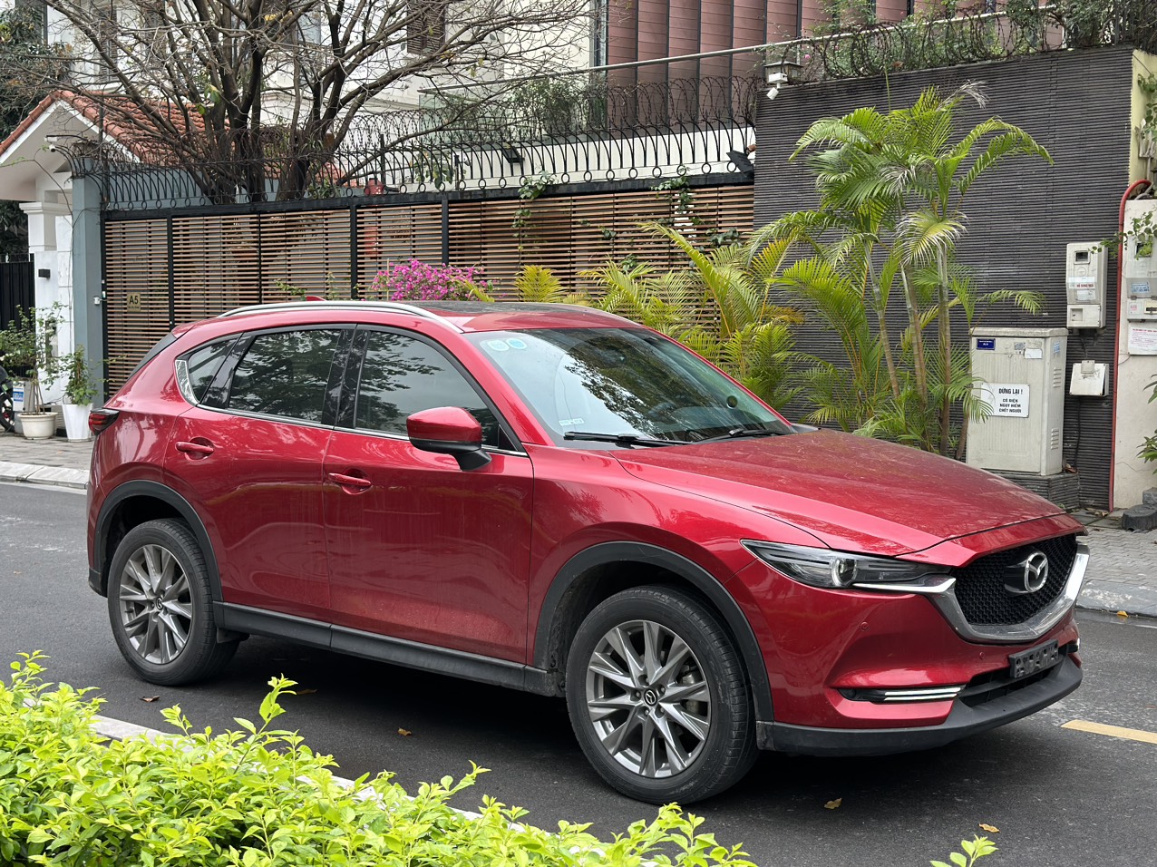 Mazda CX5 2.0 AT Luxury 2020 màu đỏ pha lê (đã bán)