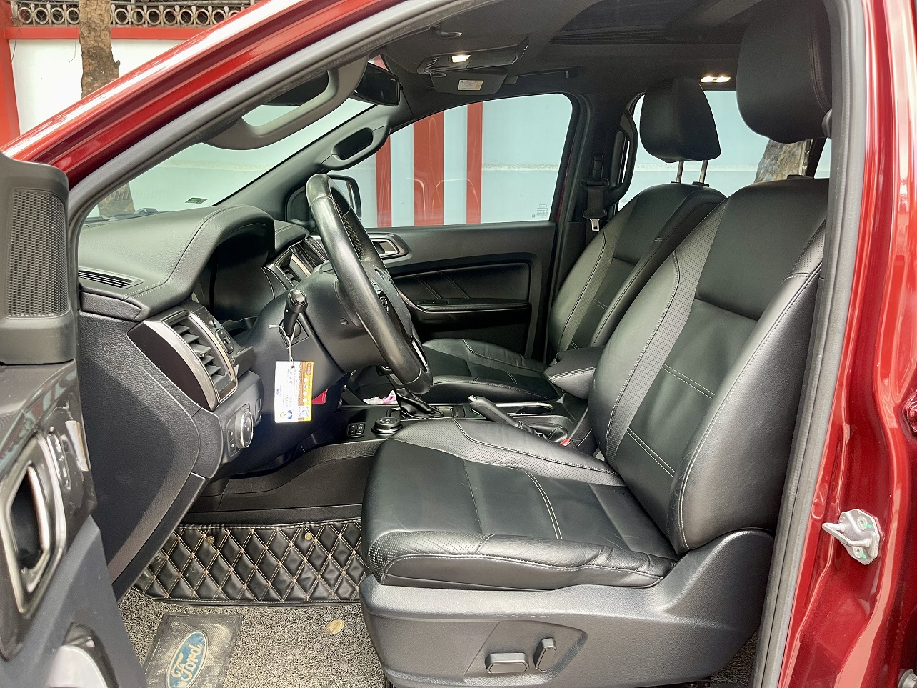 Ford Everest Titanium 4x4 2019 màu đỏ (đã bán)