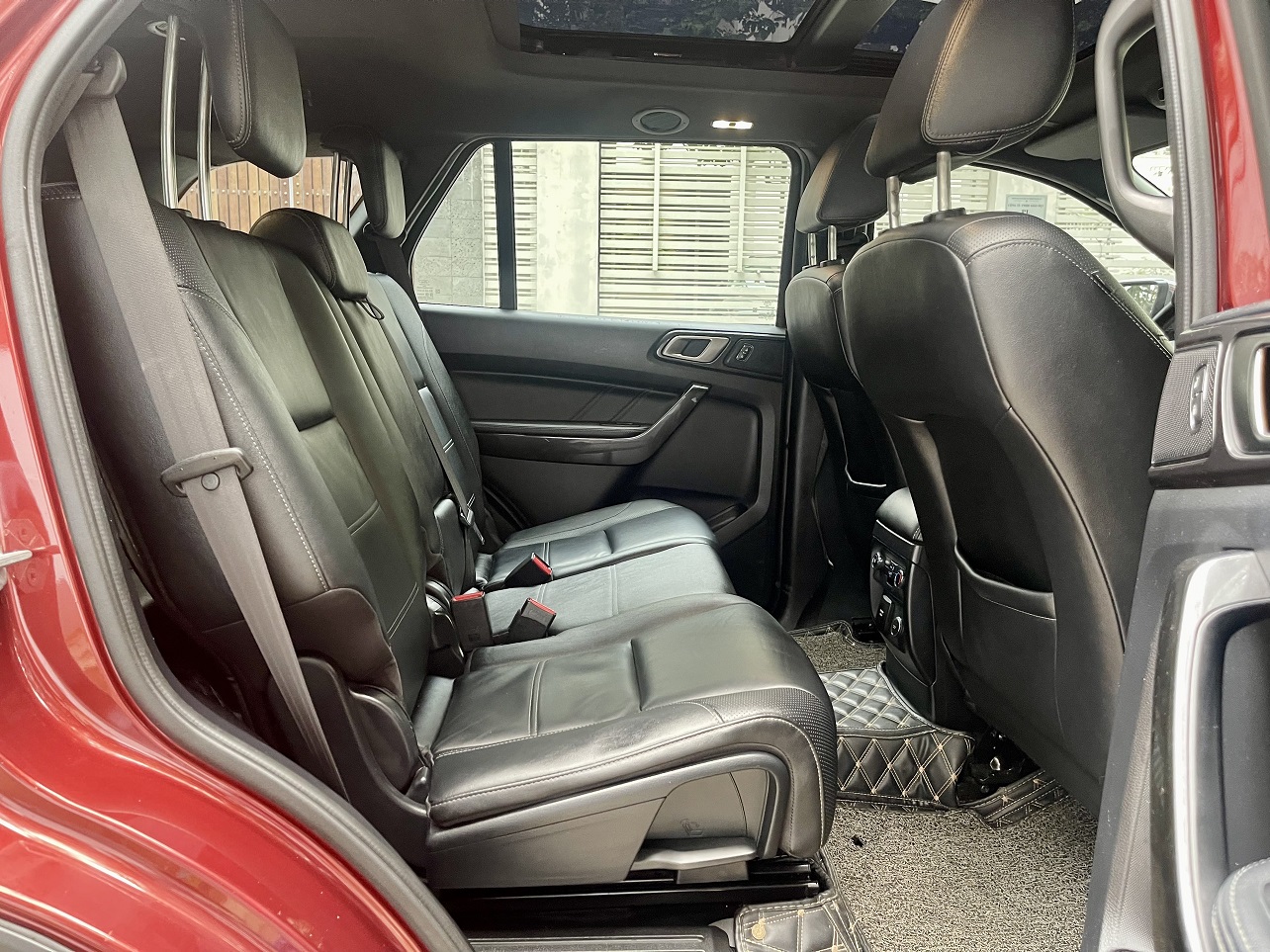 Ford Everest Titanium 4x4 2019 màu đỏ (đã bán)