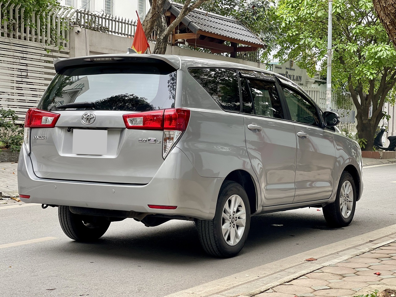 Toyota Innova 2.0E MT (số sàn) 2017 ĐKLĐ 2018 (đã bán)