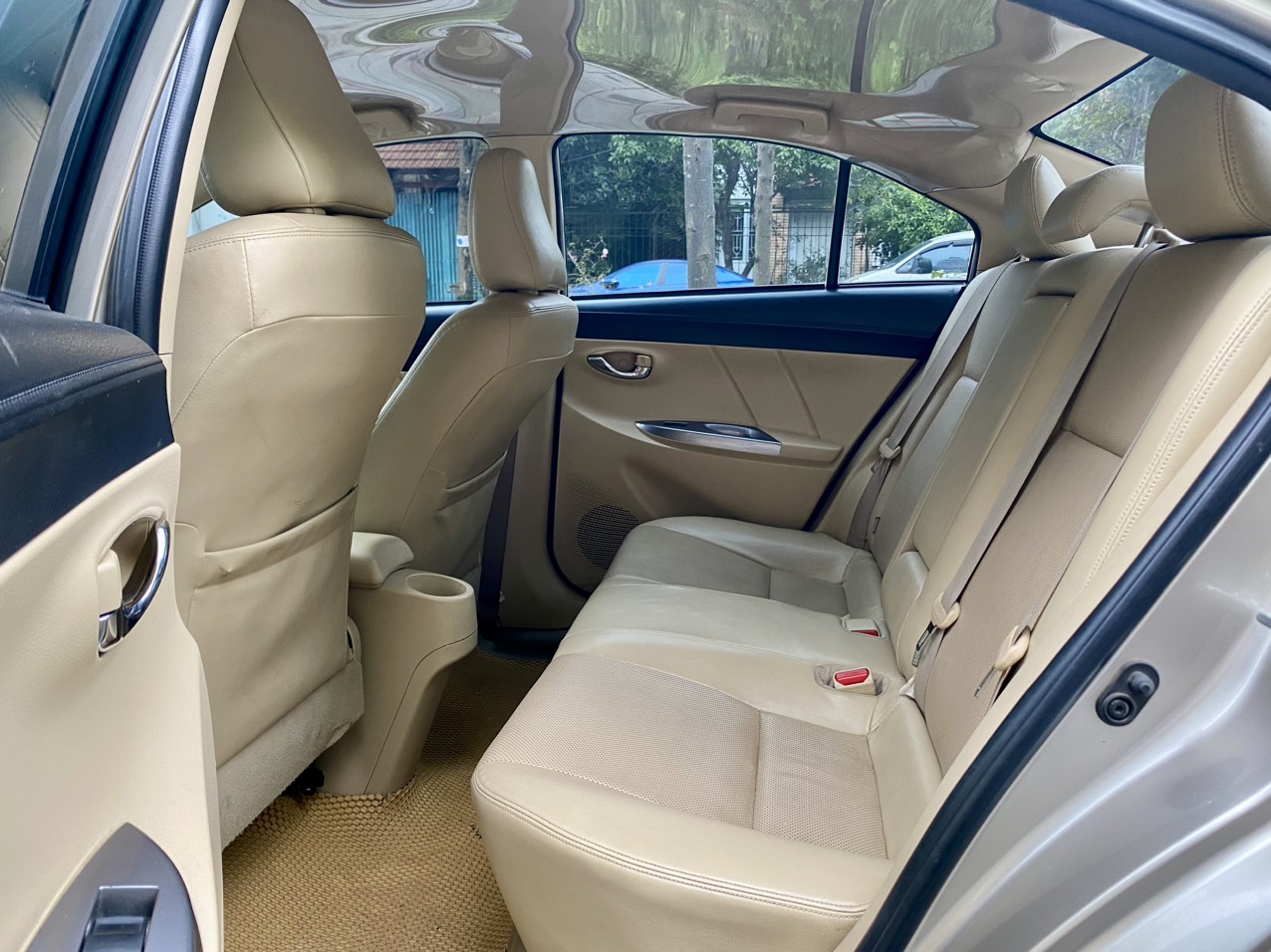 Toyota Vios G 1.5AT 2018  màu vàng cát (đã bán)