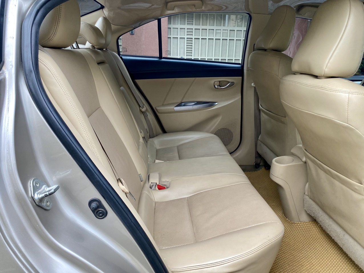 Toyota Vios G 1.5AT 2018  màu vàng cát (đã bán)