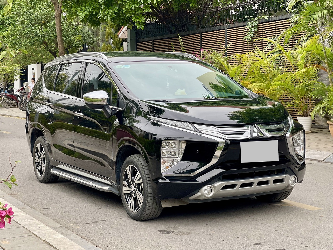 Mitsubishi Xpander 1.5 AT 2020 màu đen (đã bán)