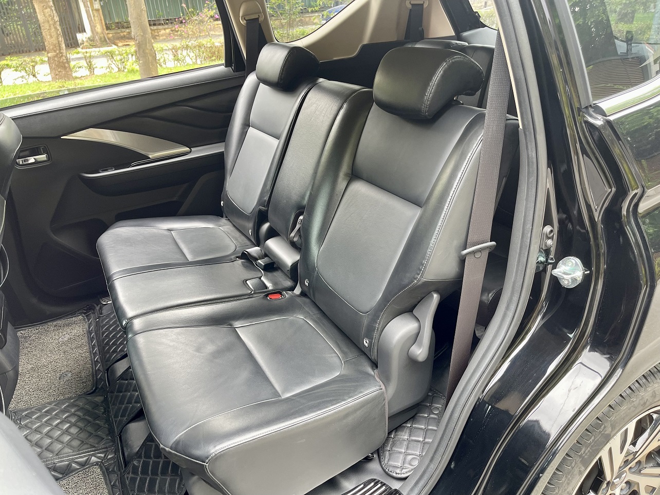 Mitsubishi Xpander 1.5 AT 2020 màu đen (đã bán)