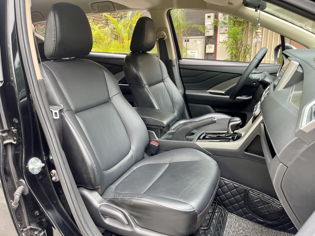 Mitsubishi Xpander 1.5 AT 2020 màu đen (đã bán)