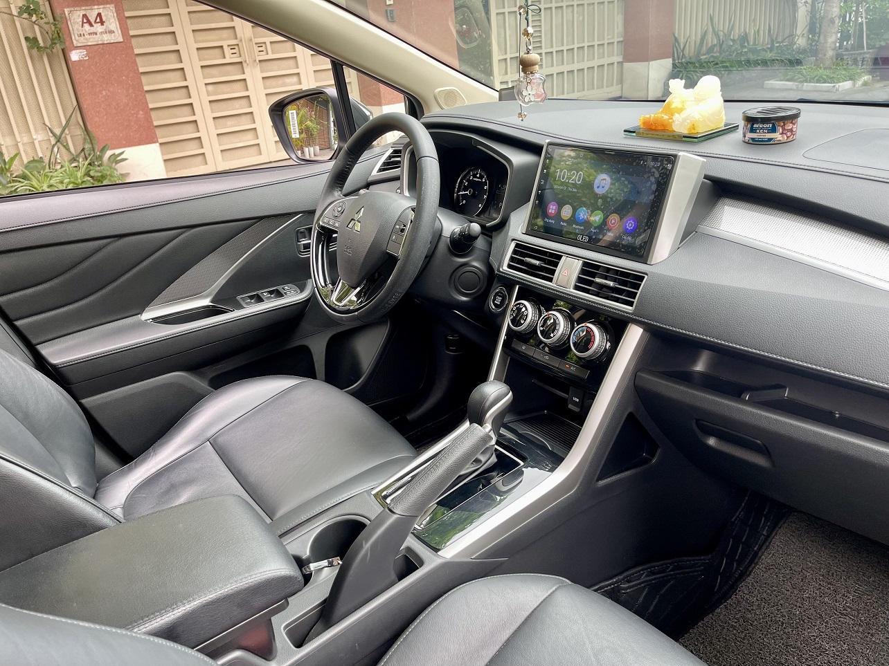 Mitsubishi Xpander 1.5 AT 2020 màu đen (đã bán)