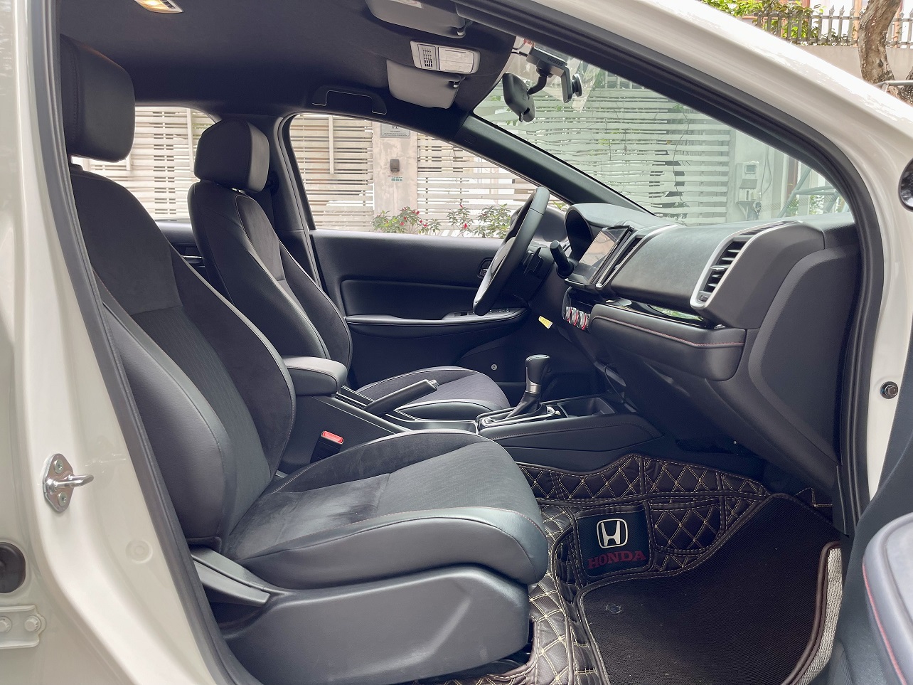 Honda City RS 1.5AT 2023 màu trắng