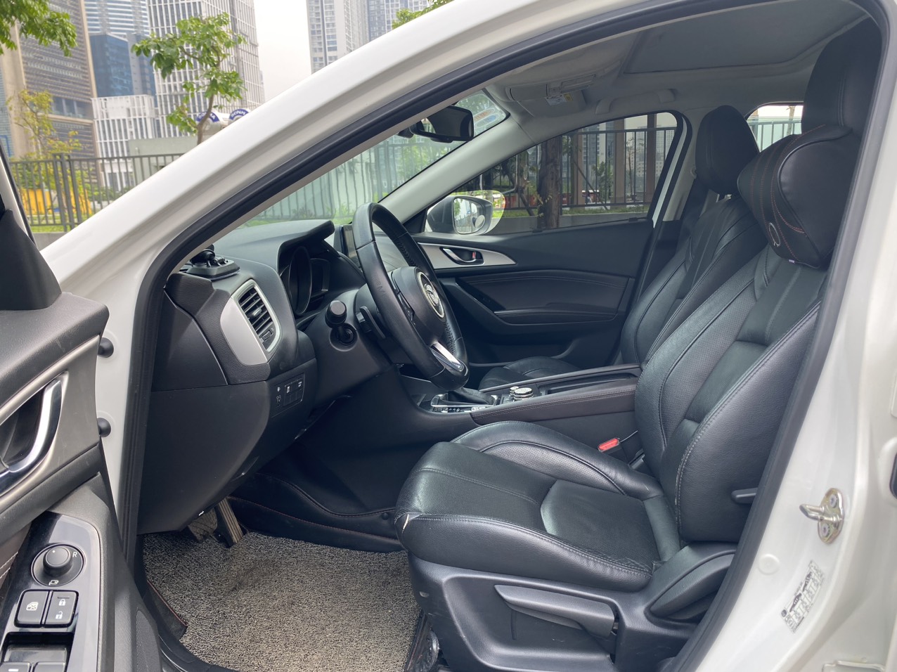 Mazda 3 1.5AT 2017 màu trắng (Đã bán)