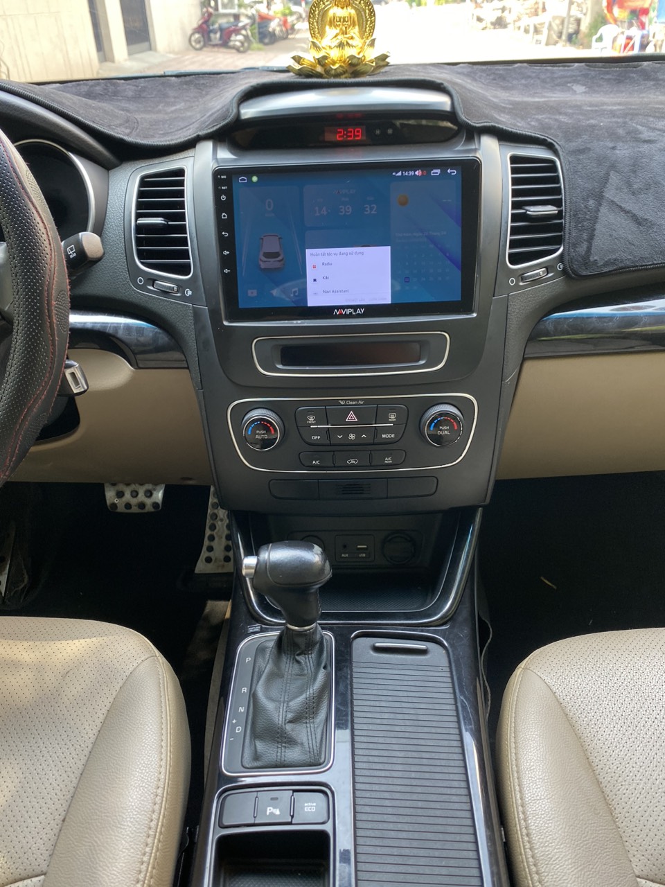 Kia Sorento 2.4 GAT 2018 màu trắng (đã bán)