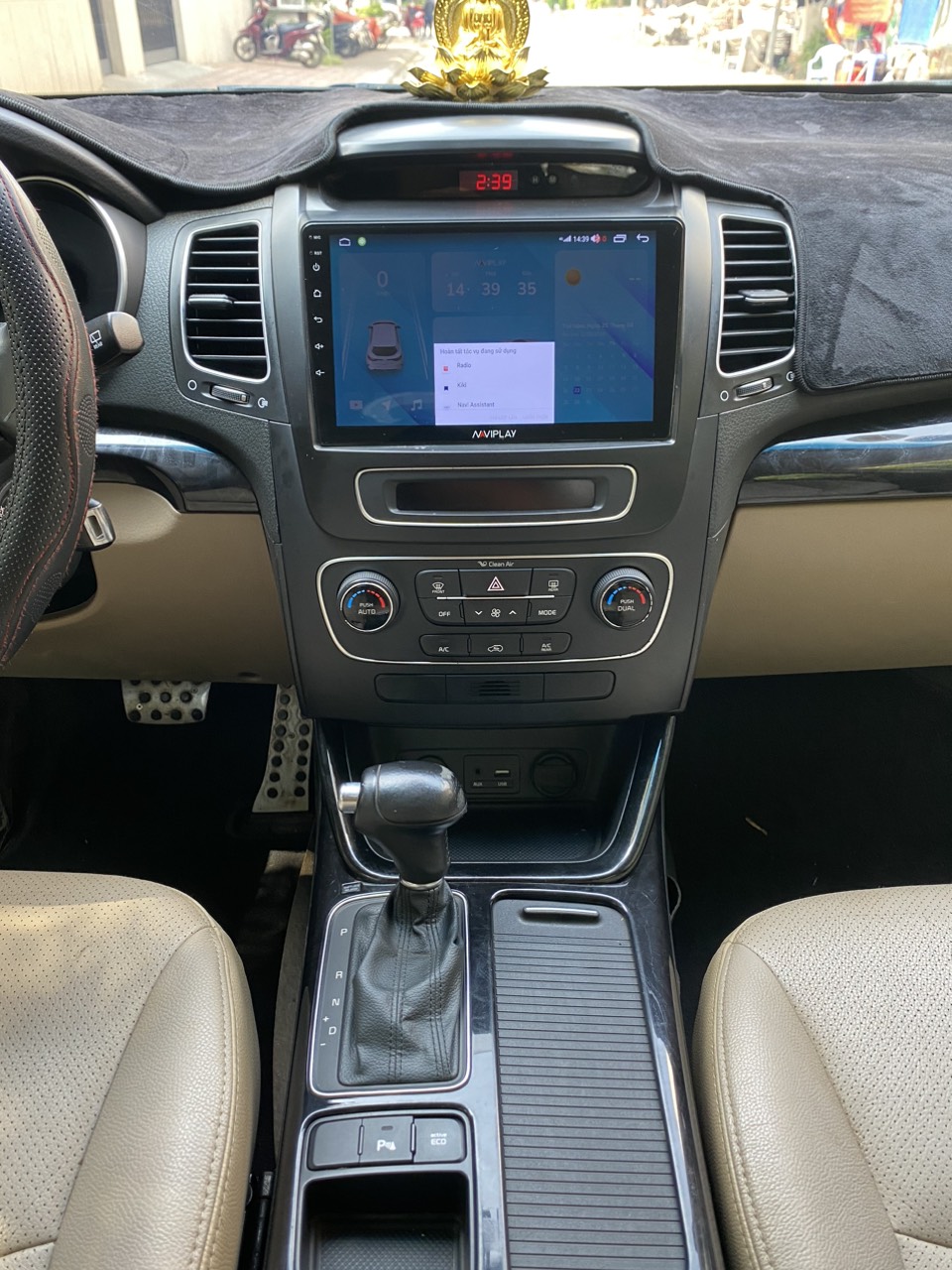 Kia Sorento 2.4 GAT 2018 màu trắng (đã bán)