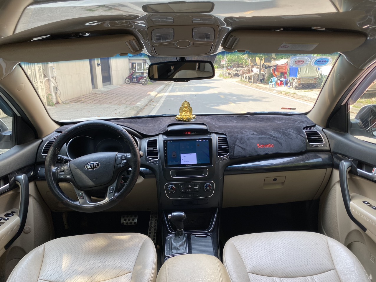 Kia Sorento 2.4 GAT 2018 màu trắng (đã bán)