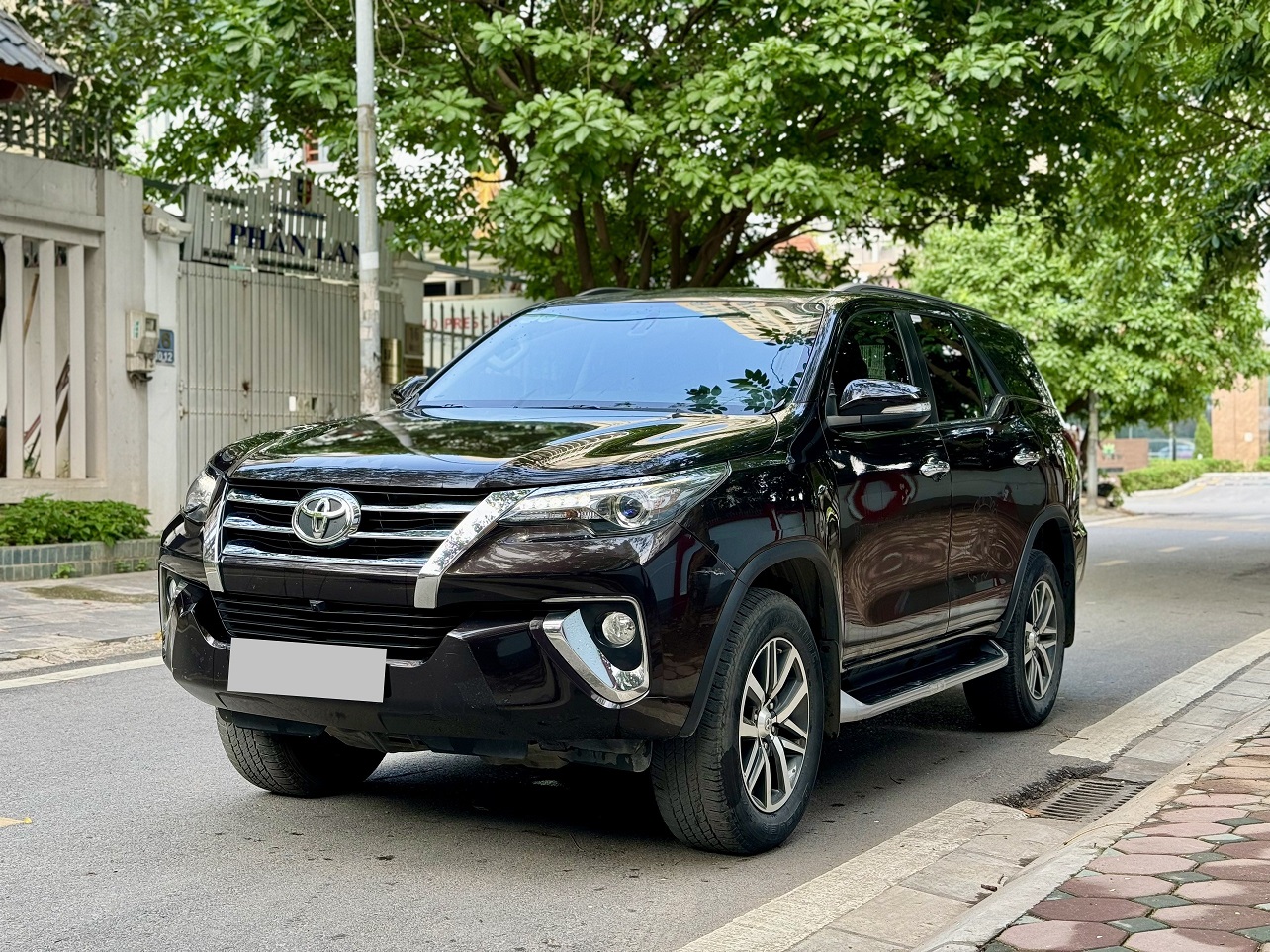 Toyota Fortuner 2.7V 2017 bản máy xăng 2 cầu (đã bán)