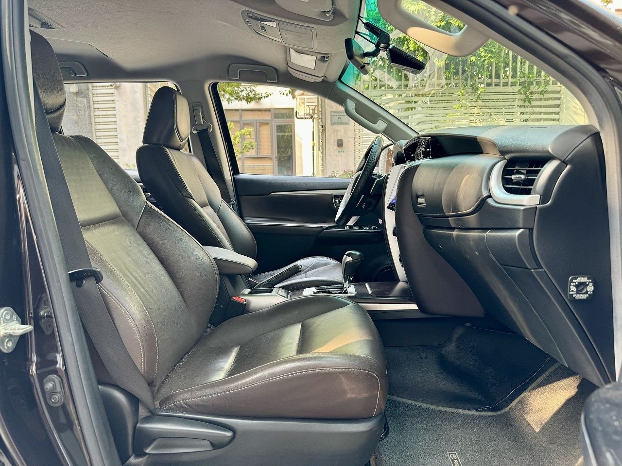 Toyota Fortuner 2.7V 2017 bản máy xăng 2 cầu (đã bán)