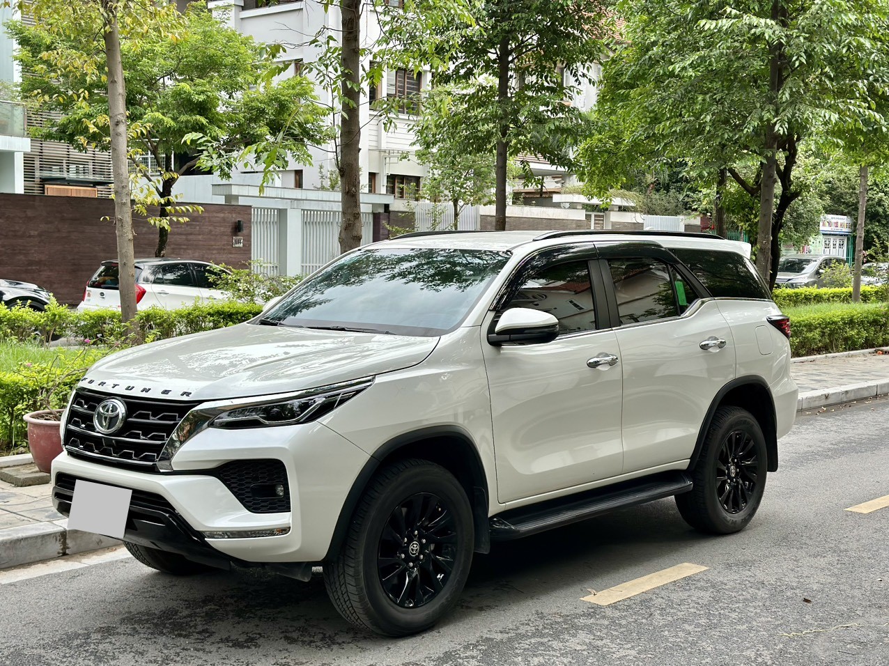 Toyota Fortuner 2.7L 4x2 AT 2022 màu trắng