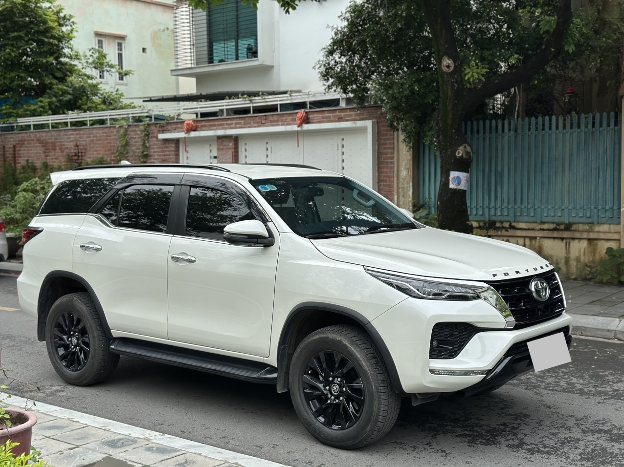 Toyota Fortuner 2.7L 4x2 AT 2022 màu trắng