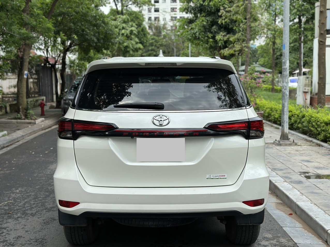 Toyota Fortuner 2.7L 4x2 AT 2022 màu trắng