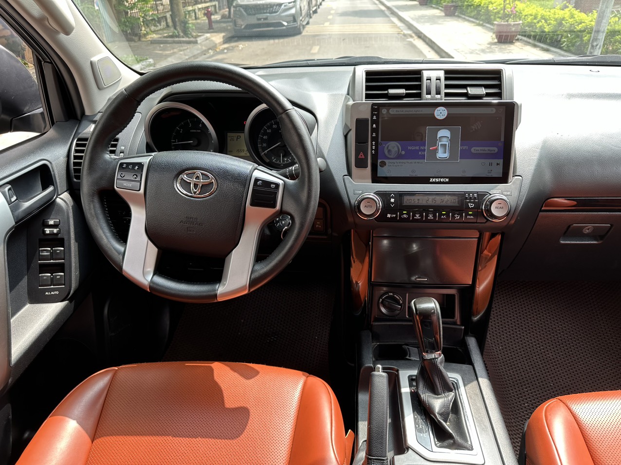 Land Cruiser Prado TXL 2.7L máy xăng 2014 (đã bán)