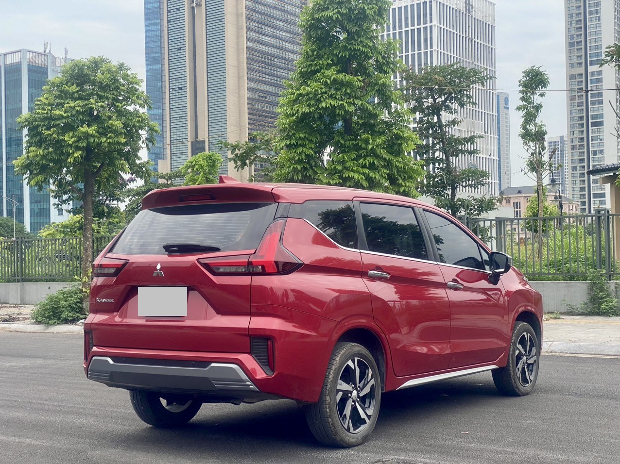 Mitsubishi Xpander Premium 1.5AT 2023 màu đỏ