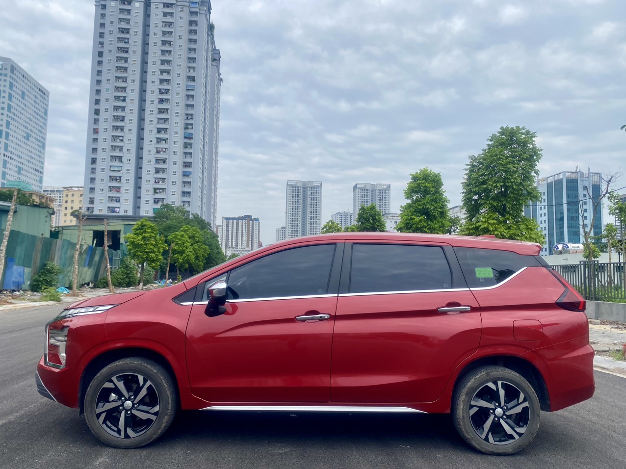 Mitsubishi Xpander Premium 1.5AT 2023 màu đỏ