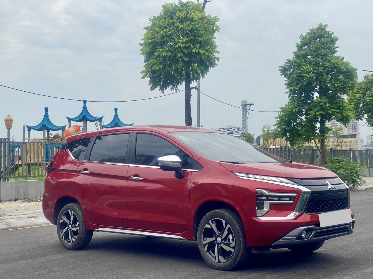 Mitsubishi Xpander Premium 1.5AT 2023 màu đỏ