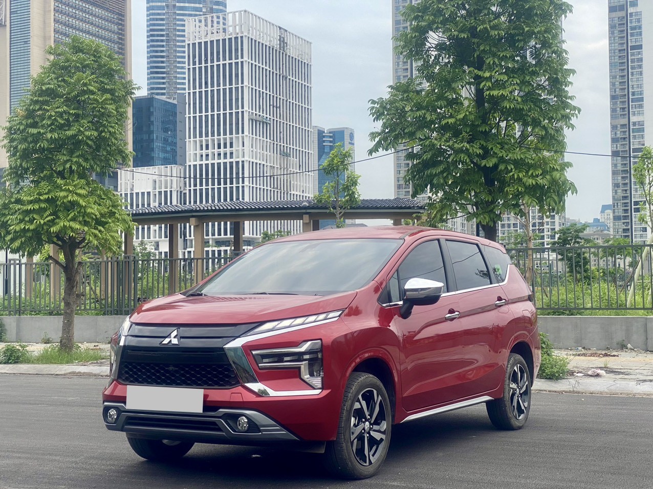 Mitsubishi Xpander Premium 1.5AT 2023 màu đỏ