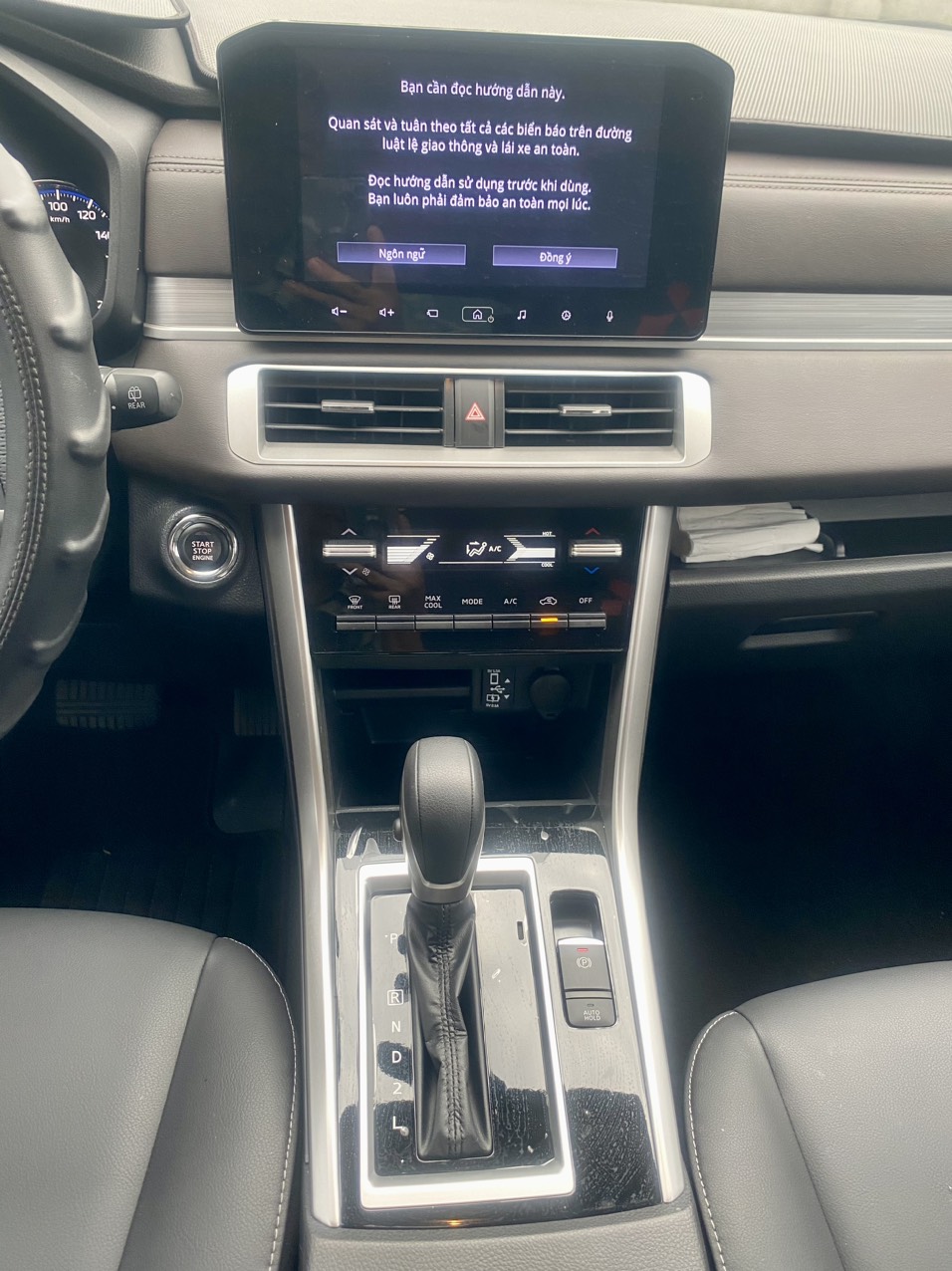 Mitsubishi Xpander Premium 1.5AT 2023 màu đỏ