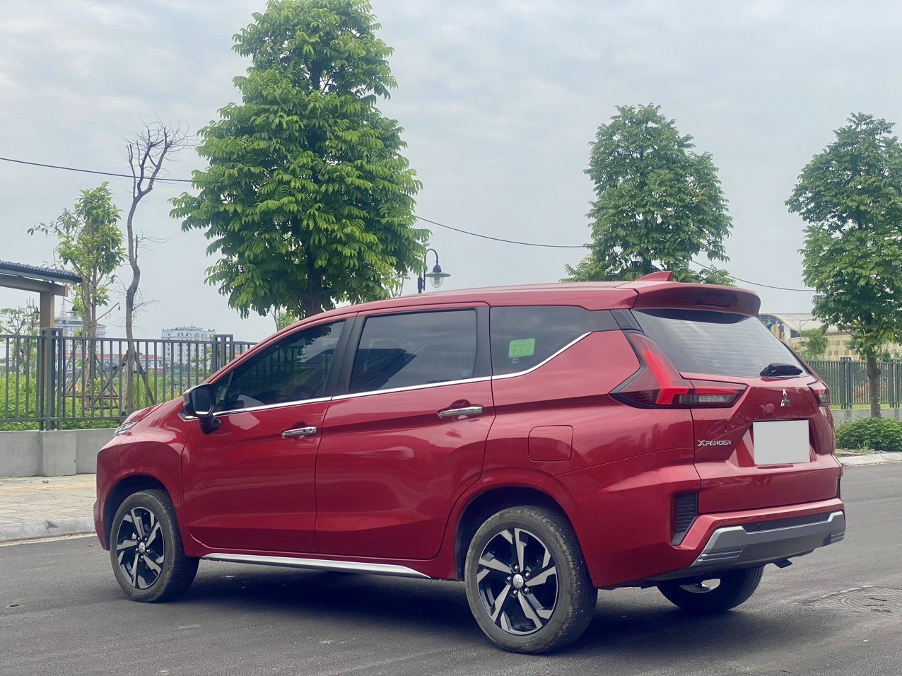 Mitsubishi Xpander Premium 1.5AT 2023 màu đỏ