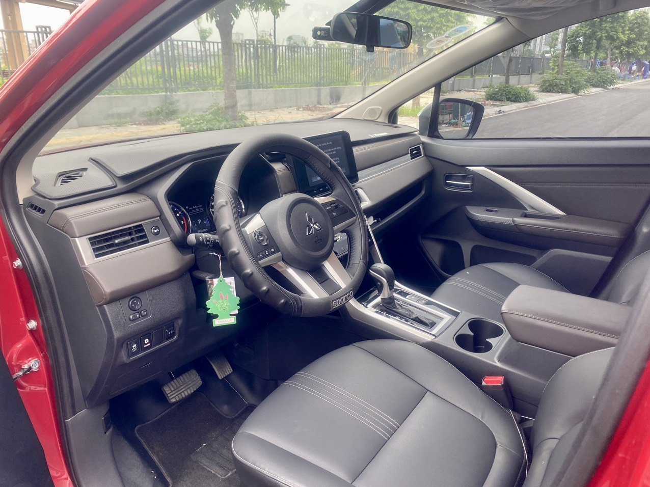 Mitsubishi Xpander Premium 1.5AT 2023 màu đỏ