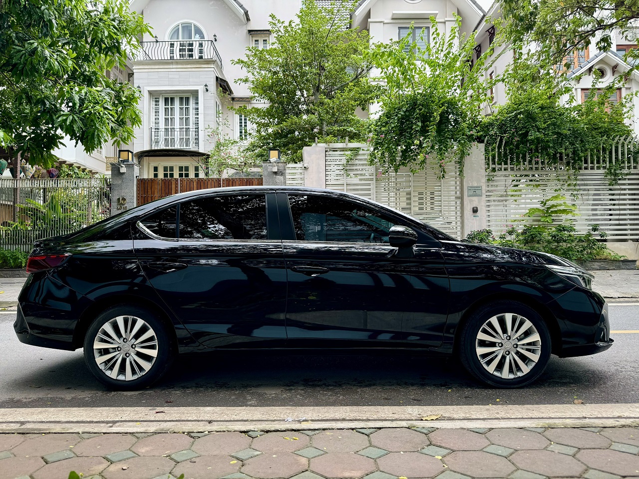 Honda City L 1.5AT 2023 màu đen (đã bán)