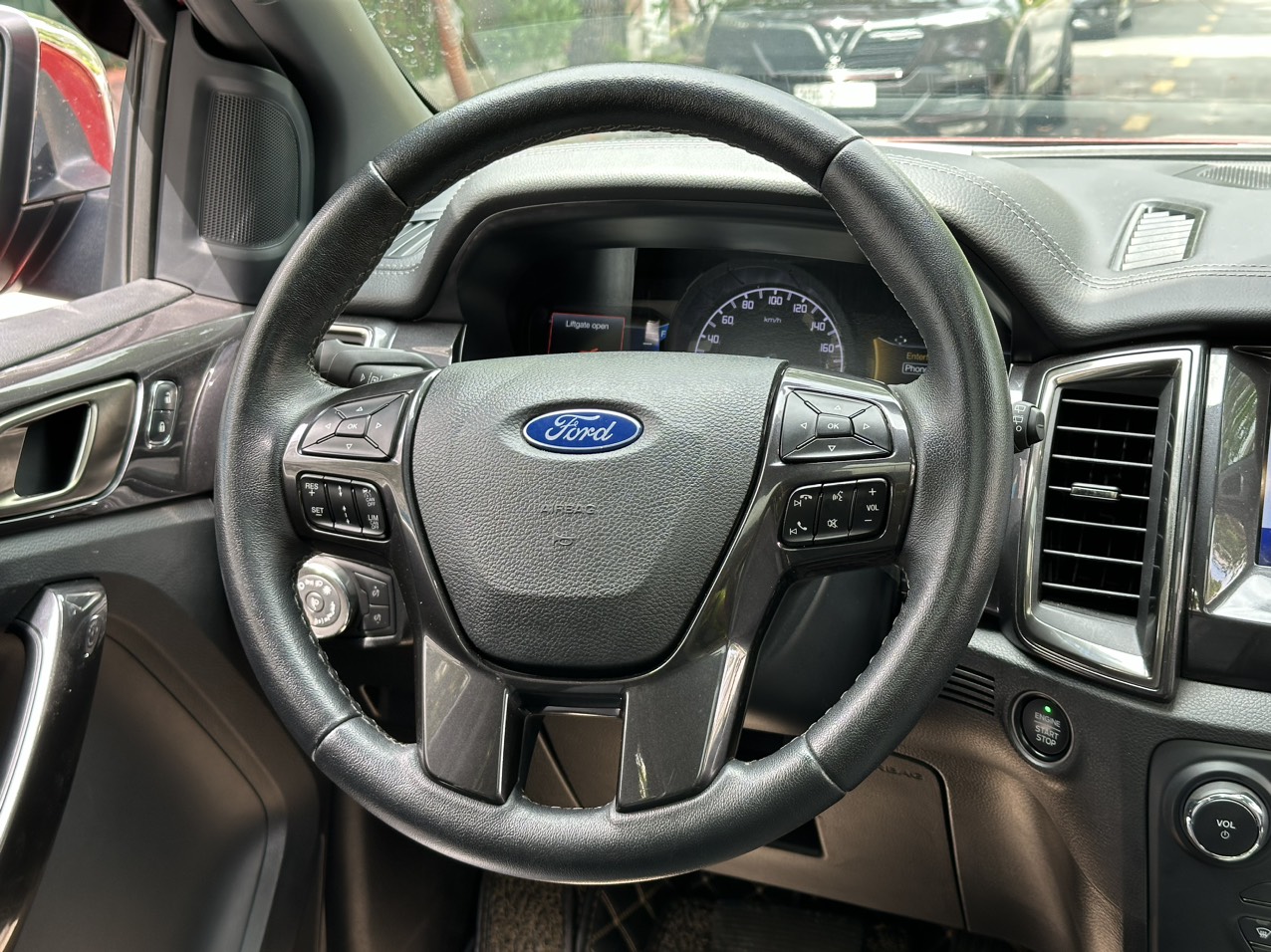 Ford Everest Titanium 4x4 2020 màu đỏ (đã bán)