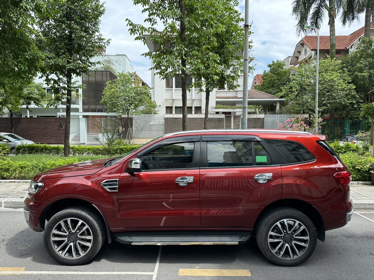 Ford Everest Titanium 4x4 2020 màu đỏ (đã bán)