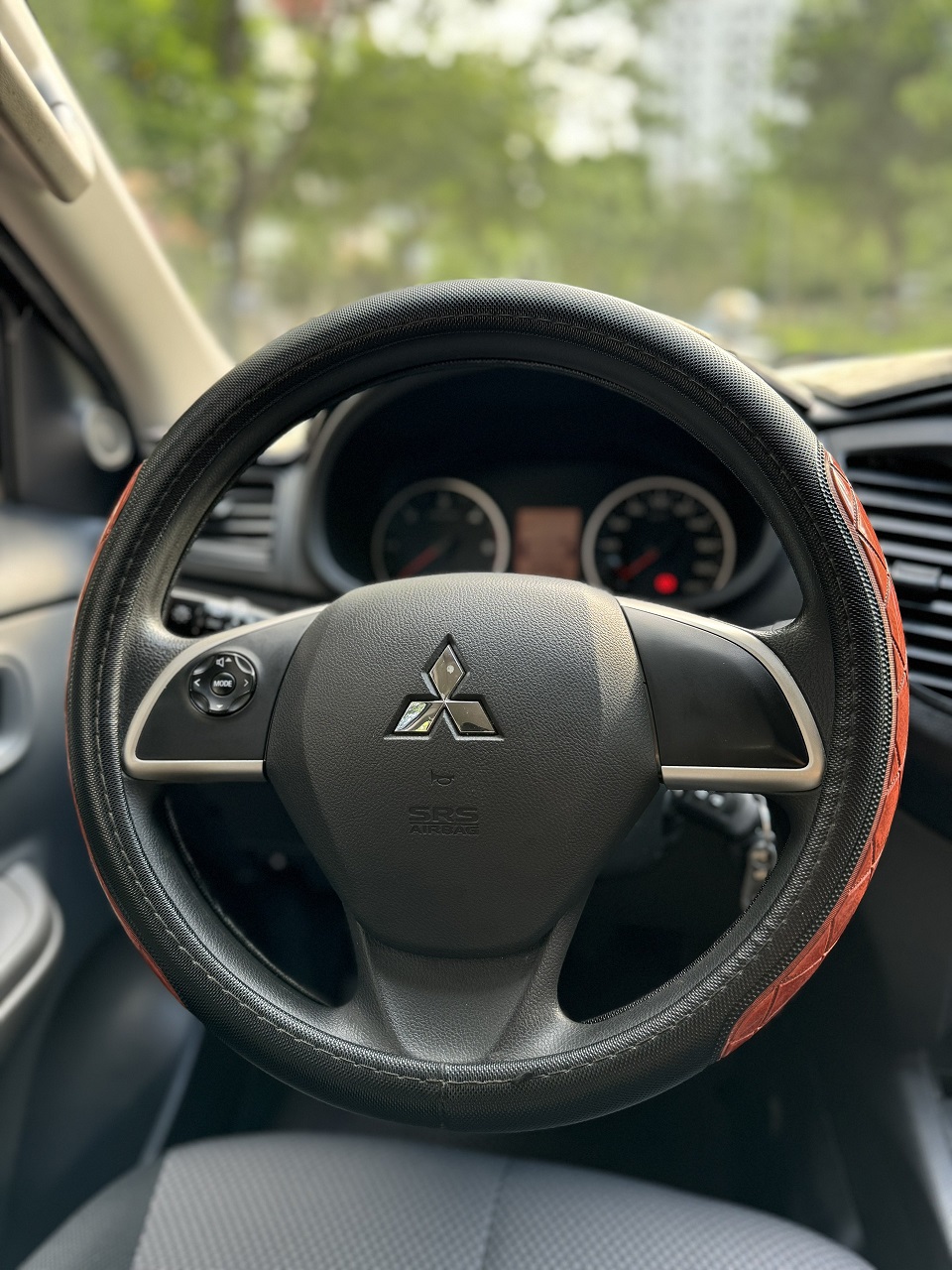 Mitsubishi Triton 4x2 MT 2018 màu đen (đã bán)