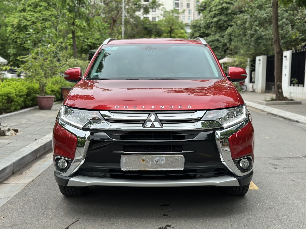 Mitsubishi Outlander 2.0 CVT 2017 màu đỏ (đã bán)