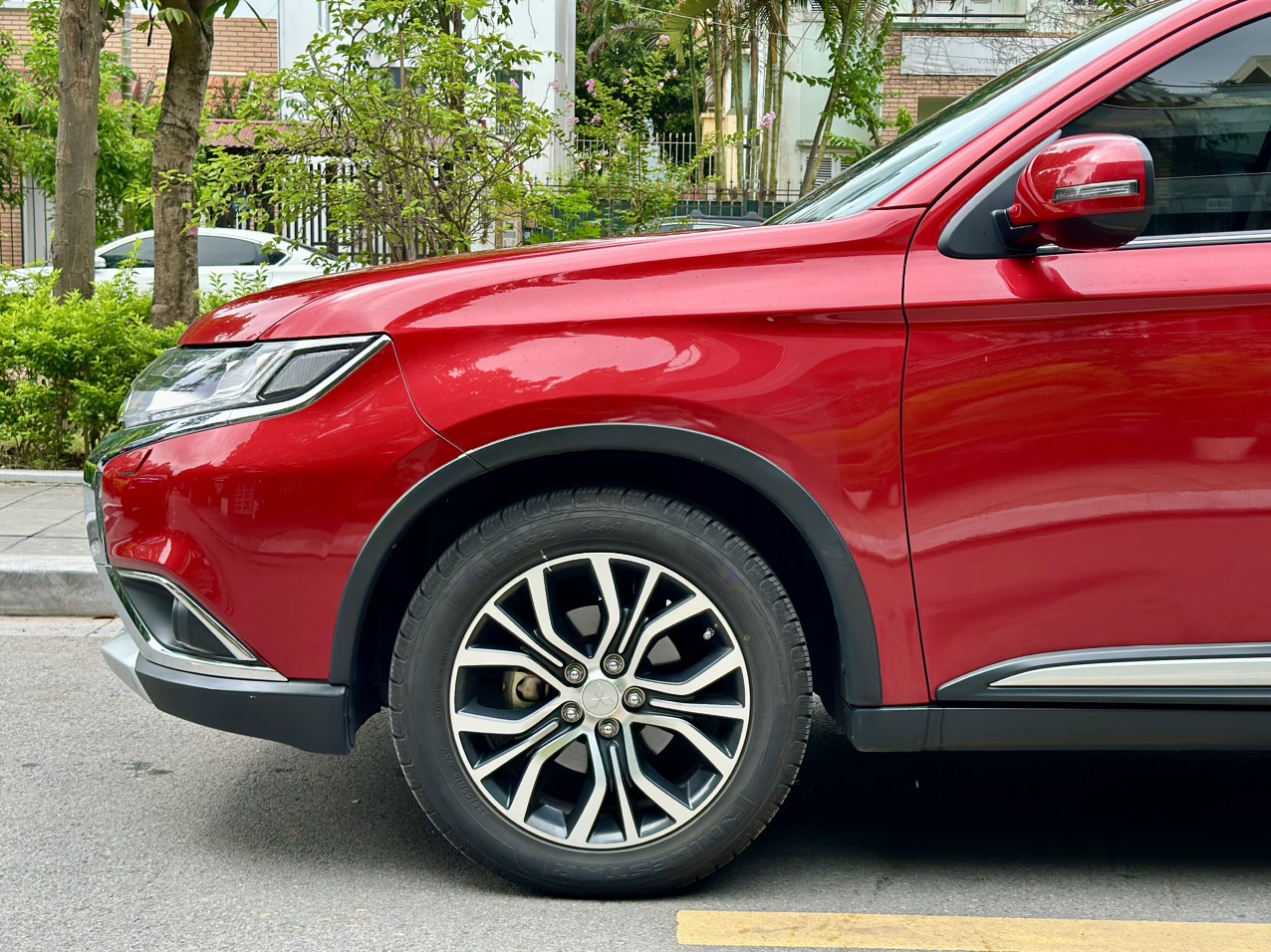 Mitsubishi Outlander 2.0 CVT 2017 màu đỏ (đã bán)