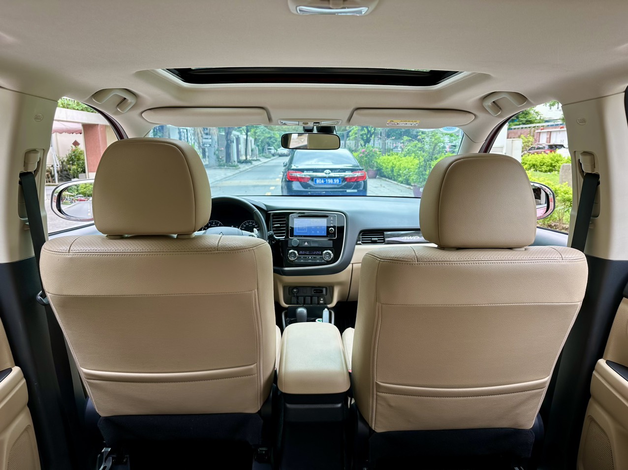 Mitsubishi Outlander 2.0 CVT 2017 màu đỏ (đã bán)