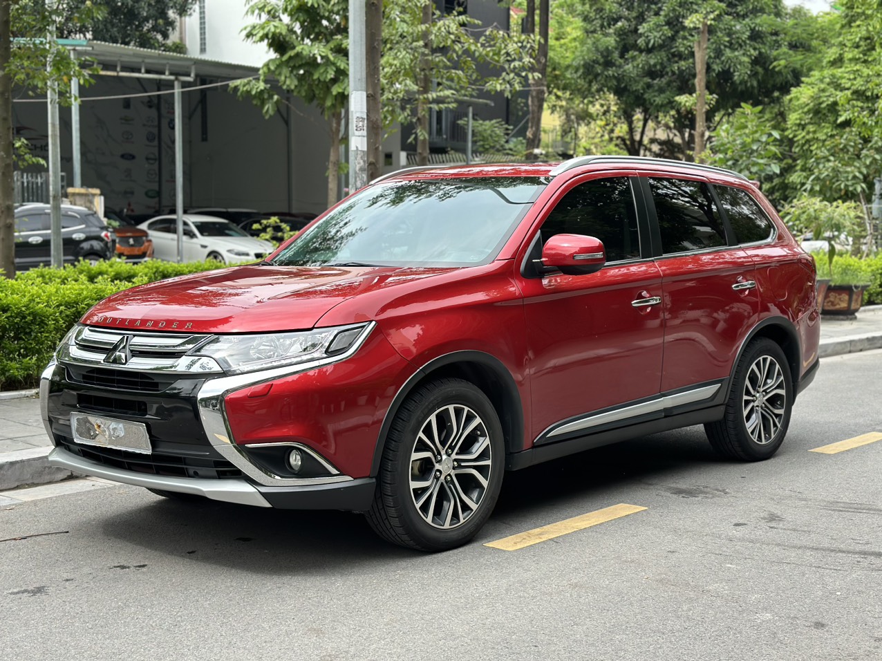 Mitsubishi Outlander 2.0 CVT 2017 màu đỏ (đã bán)
