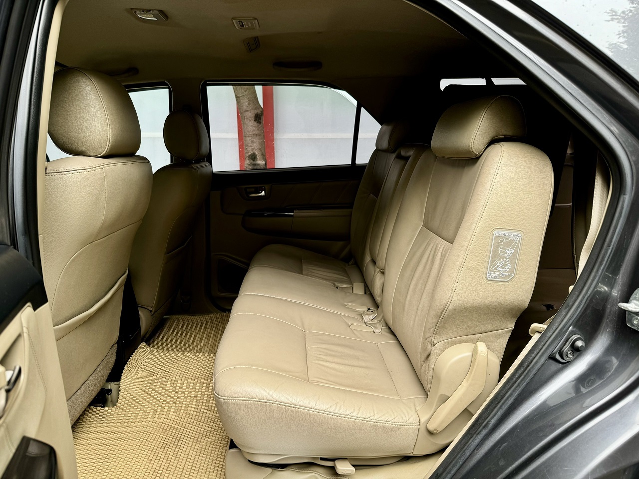 Toyota Fortuner 2.7V 4x2 2015 màu xám (đã bán)