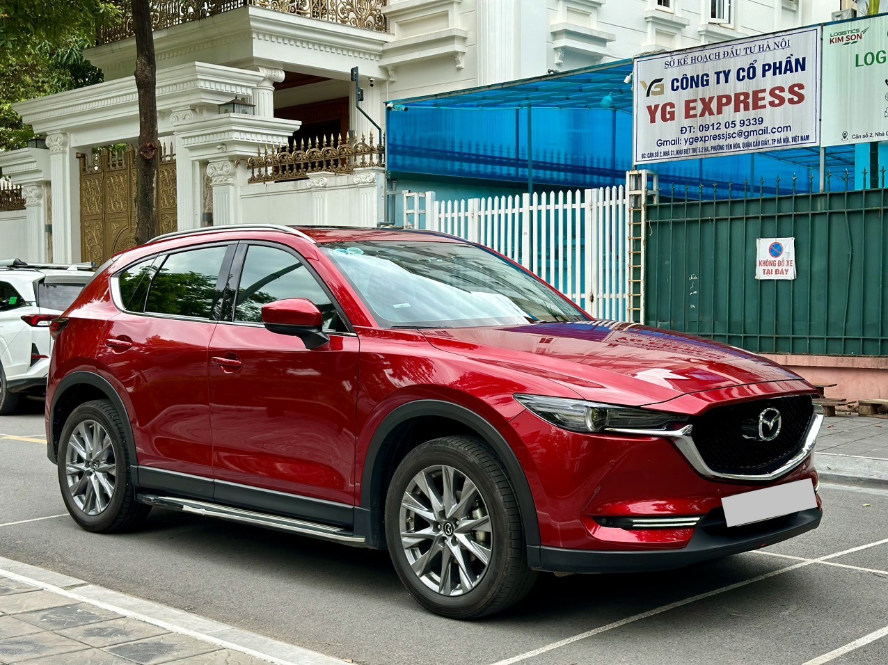 Mazda CX5 2.0 Luxury 2023 màu đỏ pha lê (đã bán)
