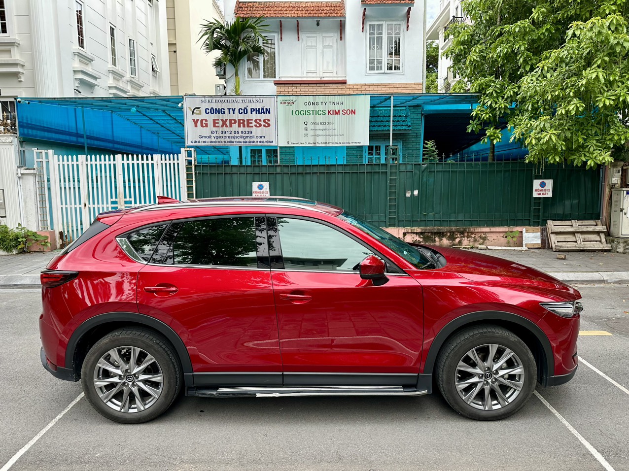 Mazda CX5 2.0 Luxury 2023 màu đỏ pha lê (đã bán)