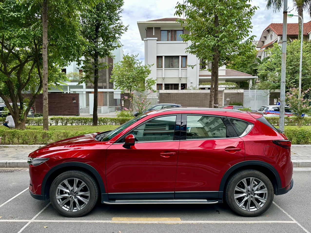 Mazda CX5 2.0 Luxury 2023 màu đỏ pha lê (đã bán)