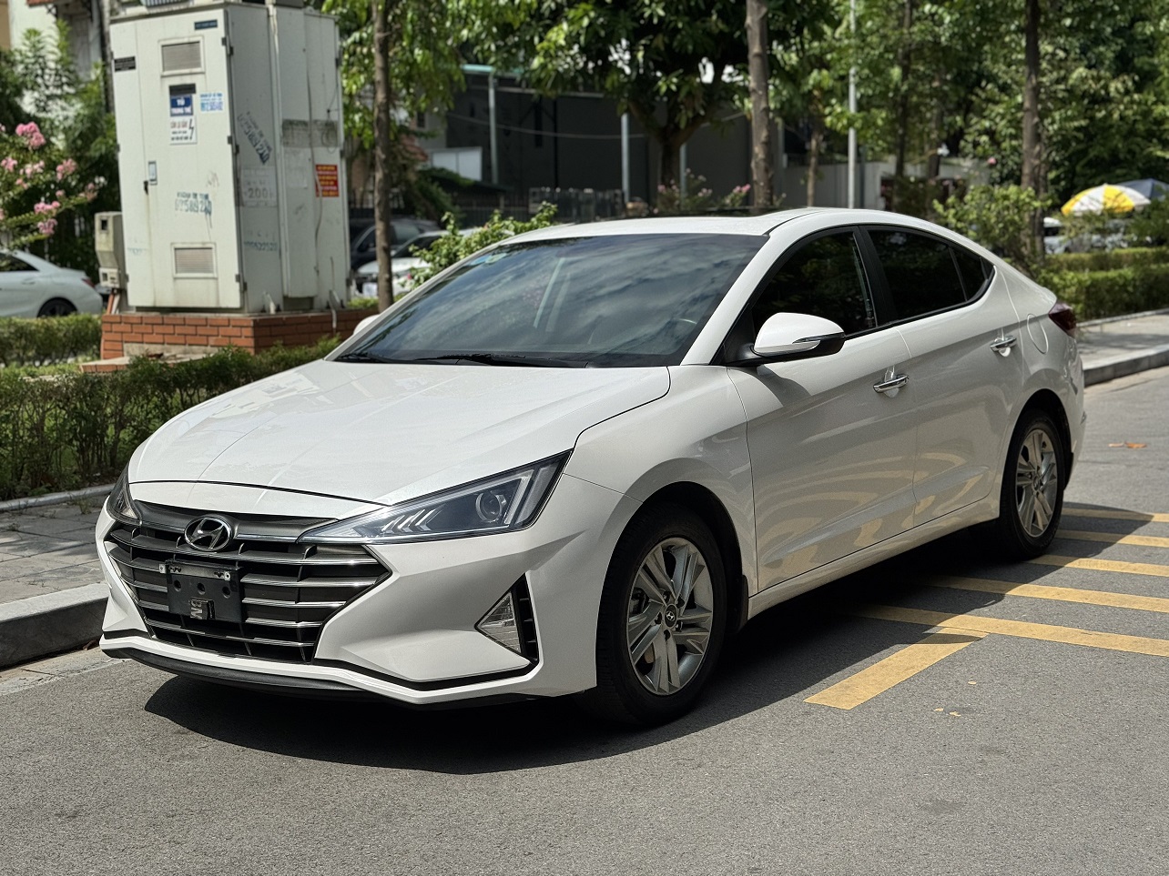 Hyundai Elantra 1.6AT 2021 Facelift màu trắng