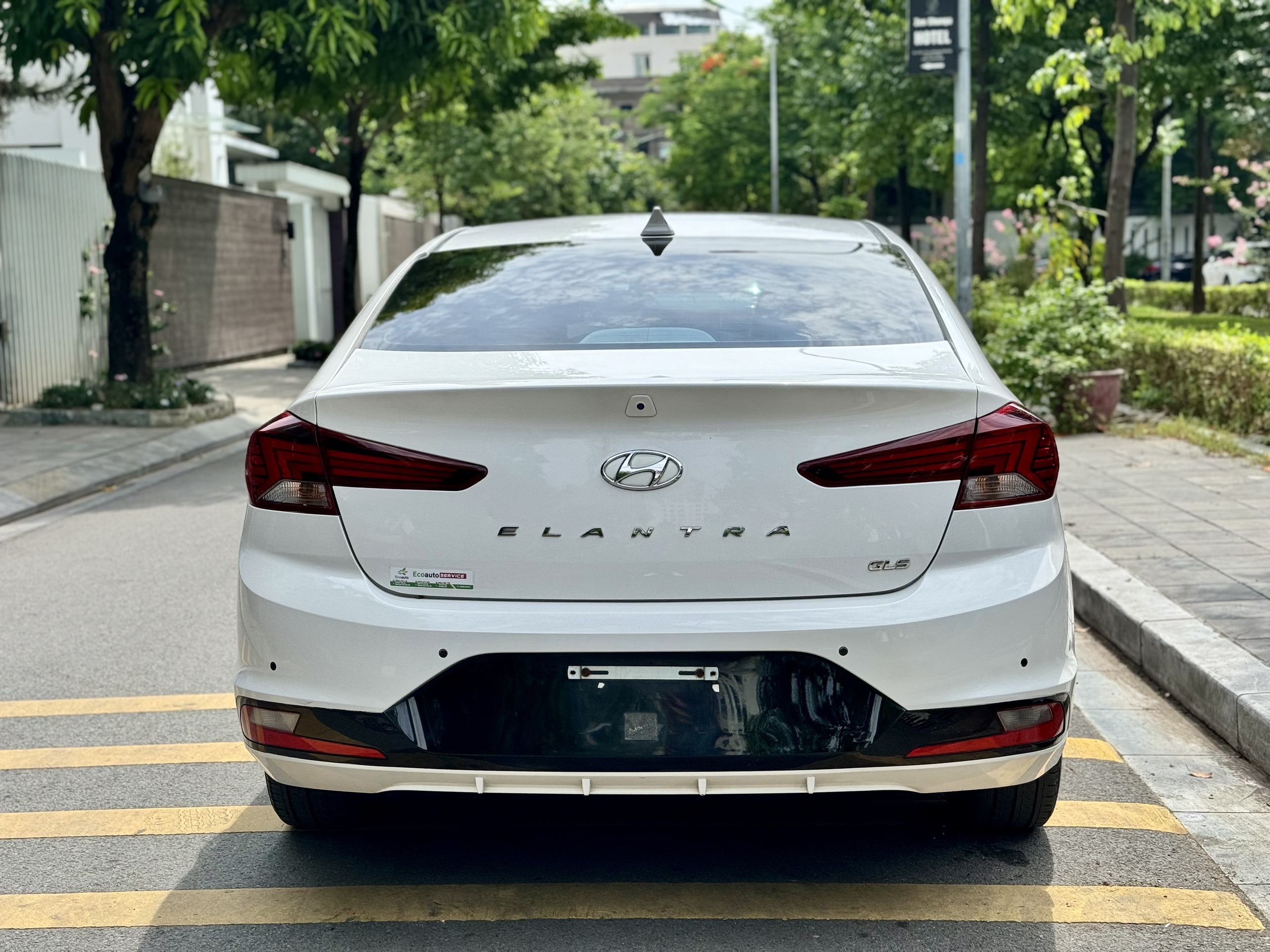 Hyundai Elantra 1.6AT 2021 Facelift màu trắng