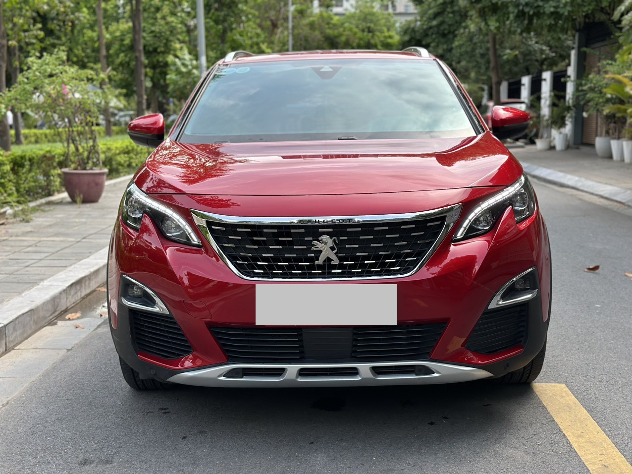 Peugeot 5008 Allure 1.6 AT 2020 màu đỏ Ruby