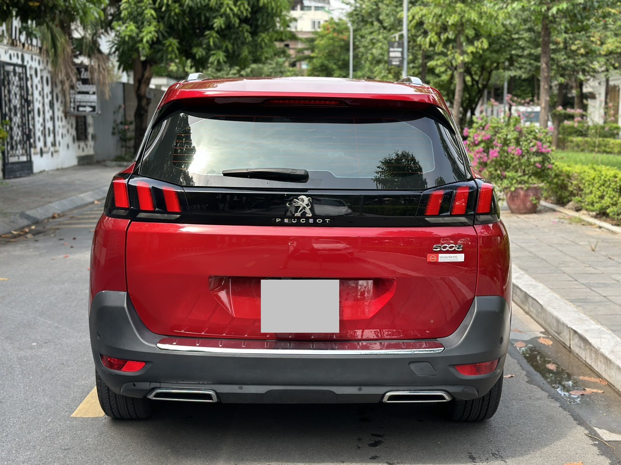 Peugeot 5008 Allure 1.6 AT 2020 màu đỏ Ruby